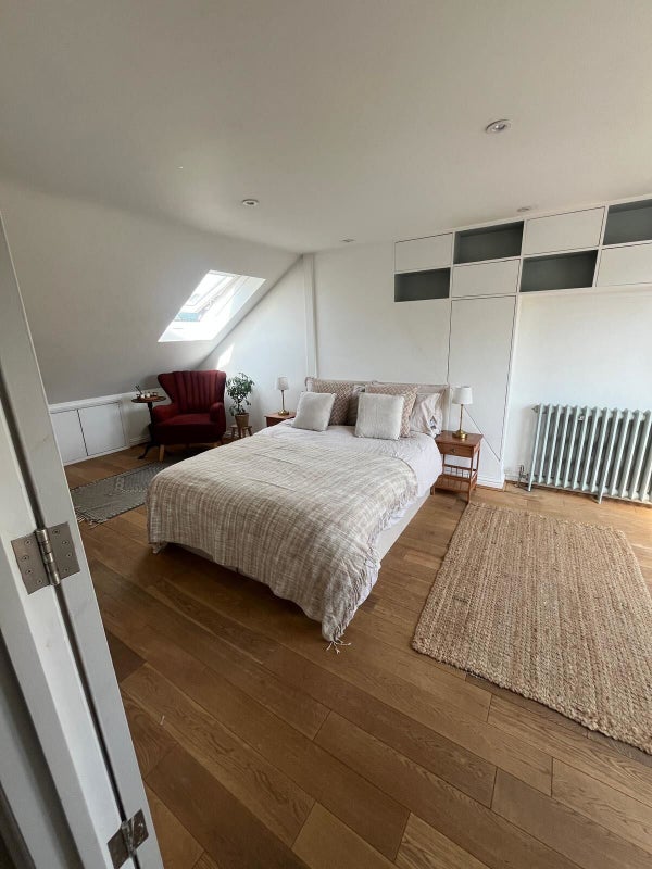 Room Larden Road in Greater London