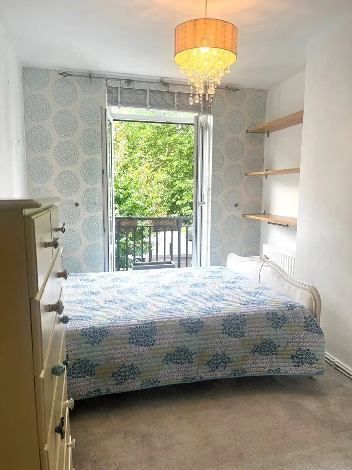 Flat Tabard Street in Greater London