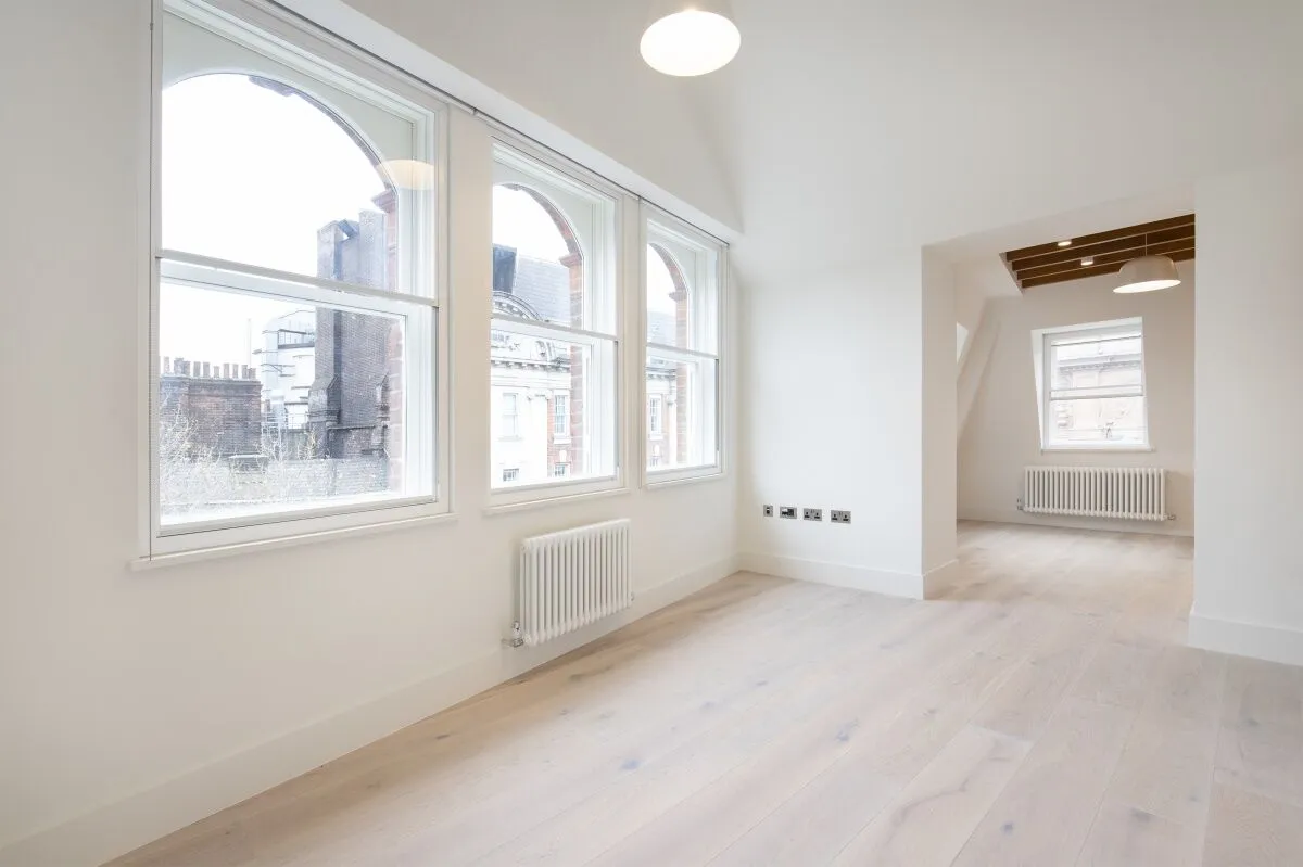 Flat Great Newport Street in City of Westminster