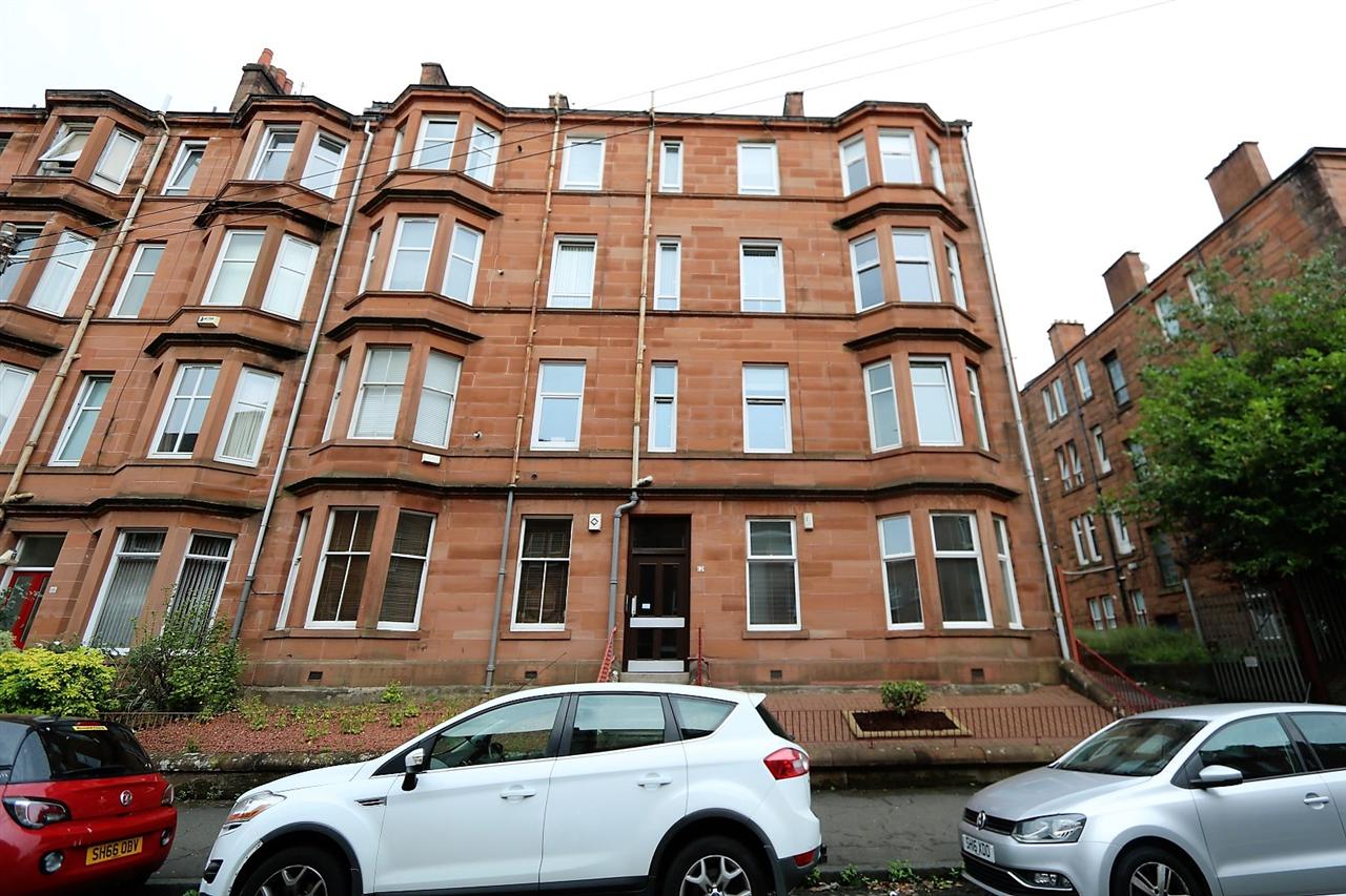 Flat Waverley Gardens in Glasgow