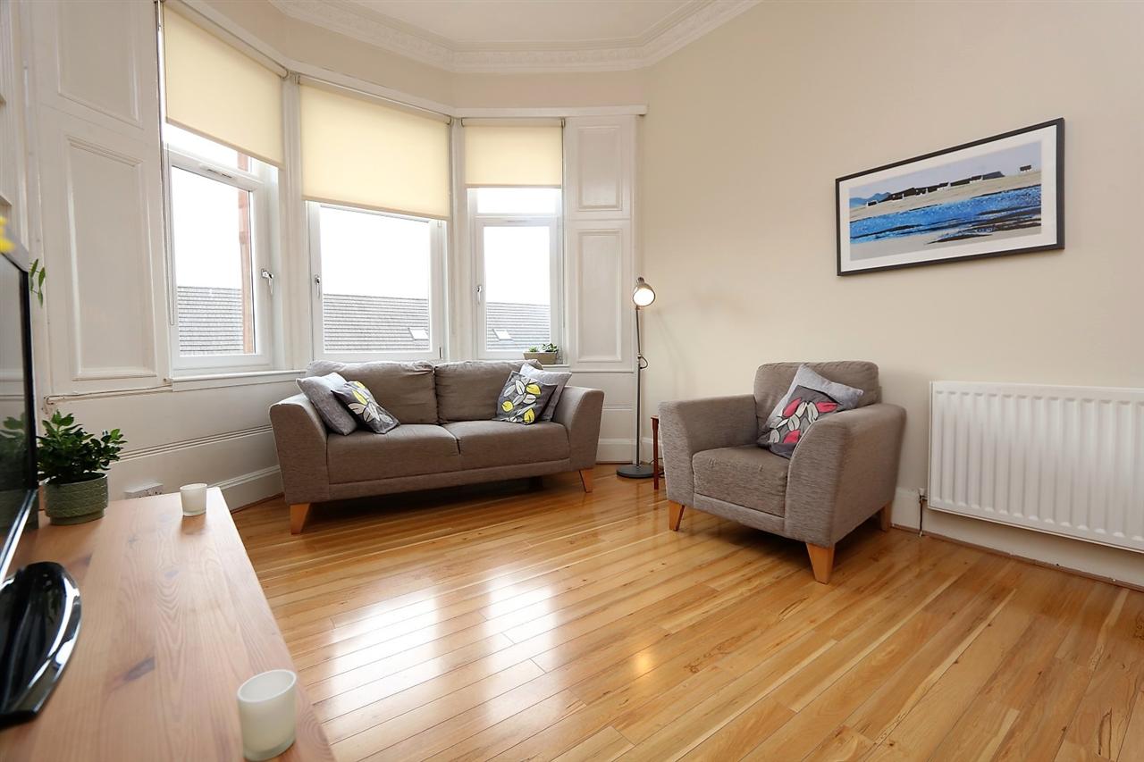 Flat Waverley Gardens in Glasgow