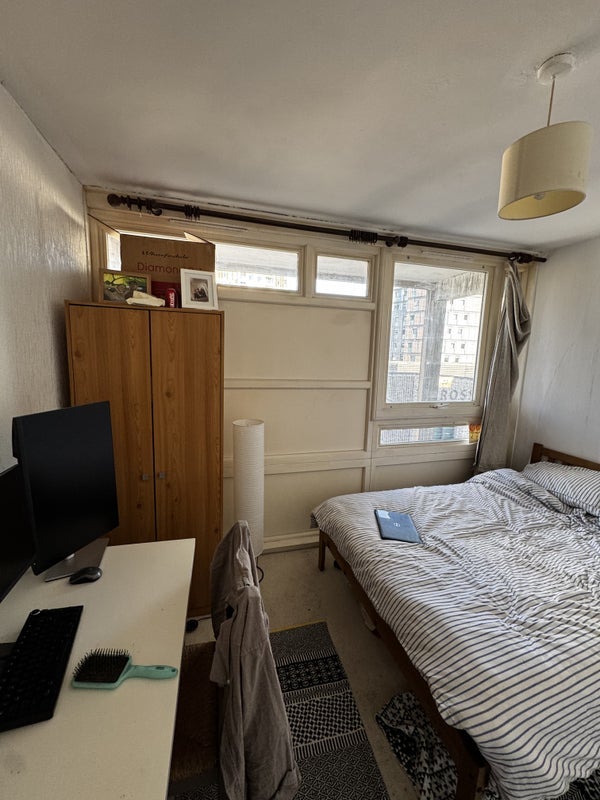 Room Hampton Street in Greater London