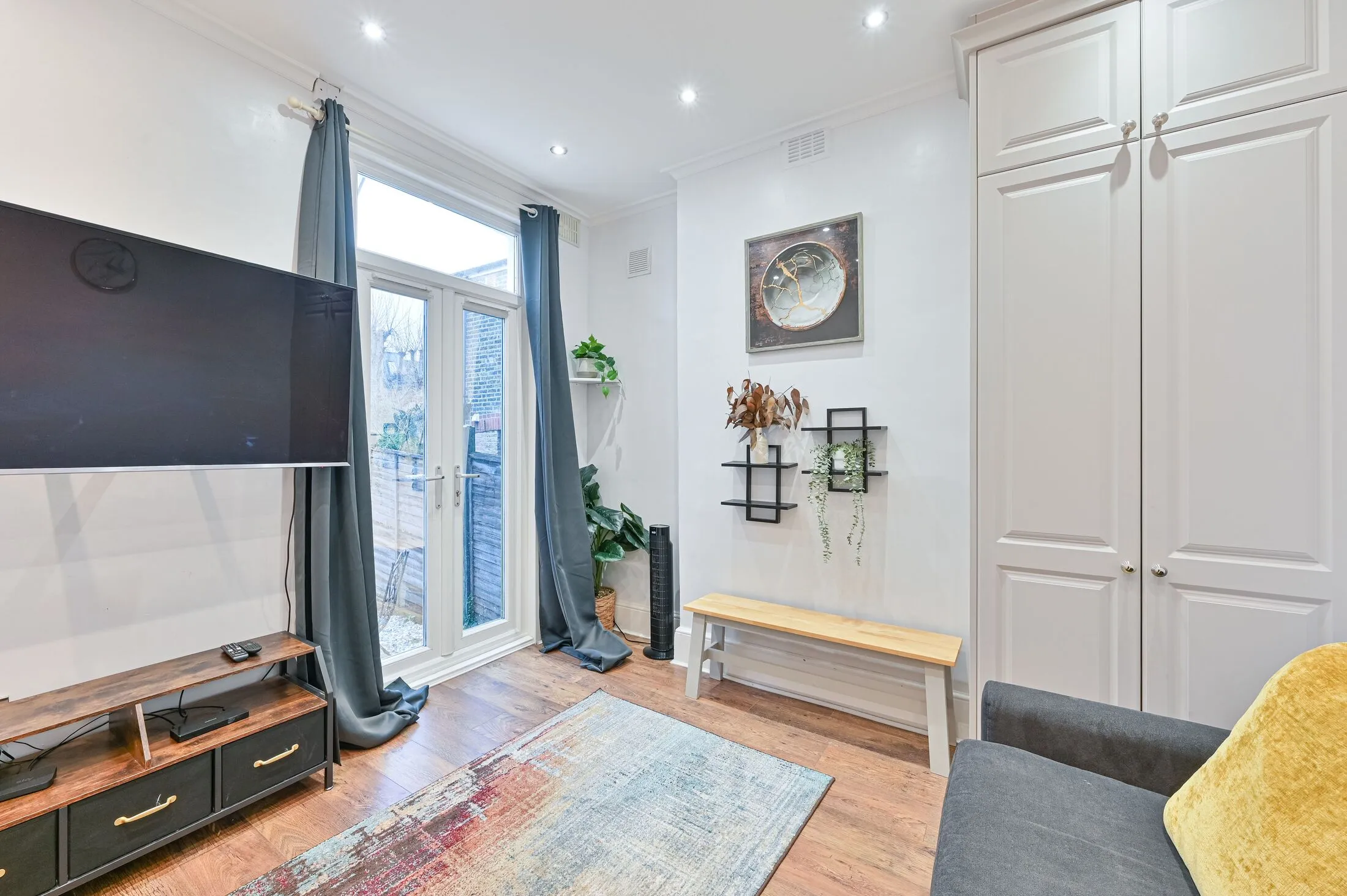 Flat Merton Road in Greater London