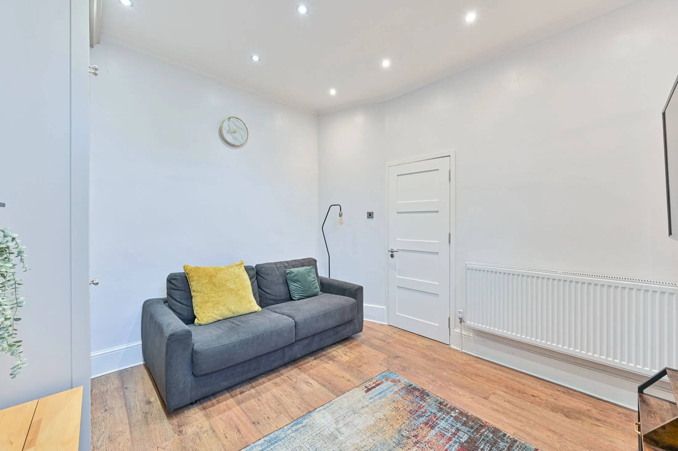 Flat Merton Road in Greater London