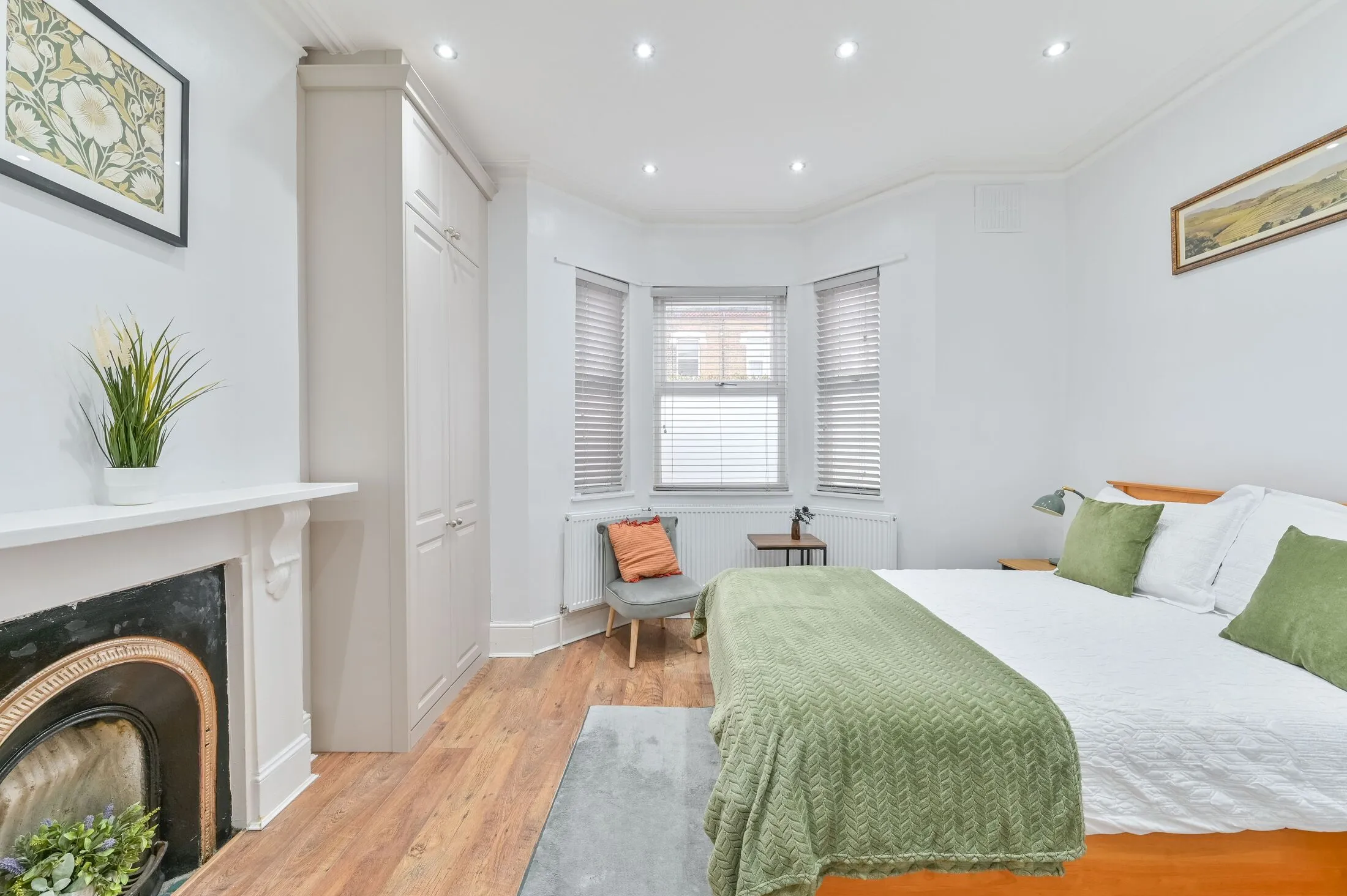Flat Merton Road in Greater London
