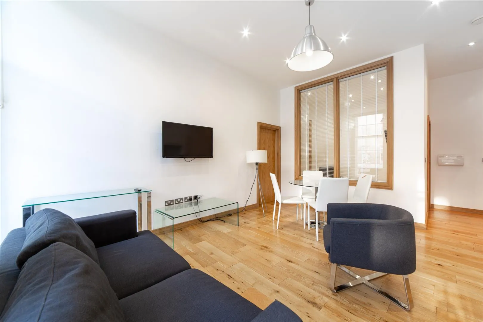 Flat Grainger Street in Newcastle upon Tyne