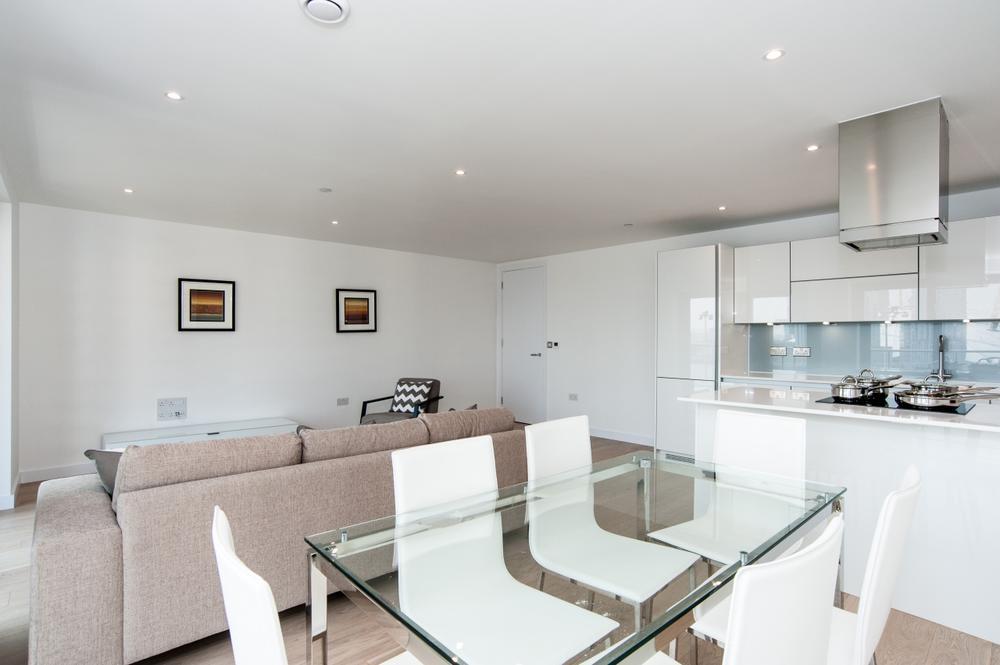 Flat Jamestown Road in Greater London