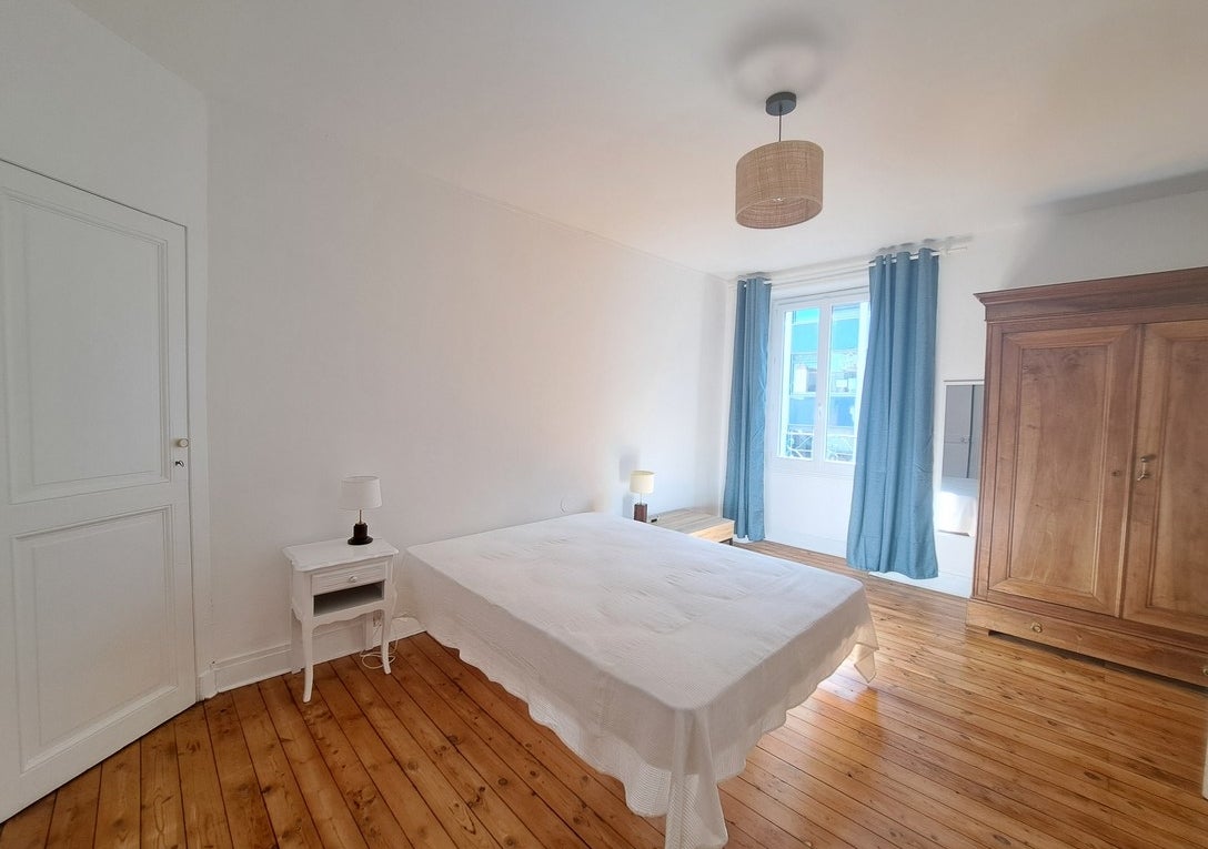 Flat Rue Jean Jaurès in Nantes