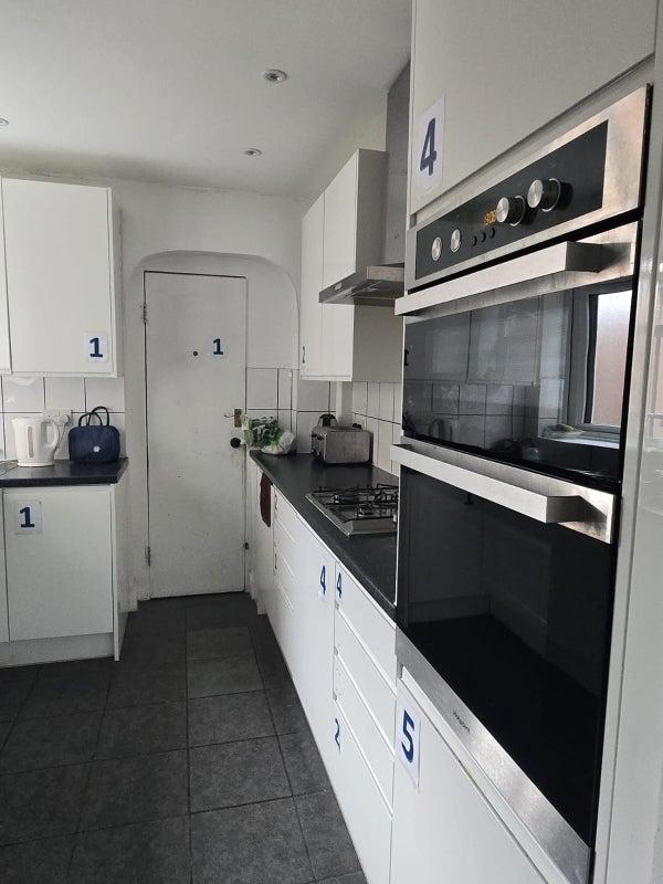Room Fawsley Close in Slough
