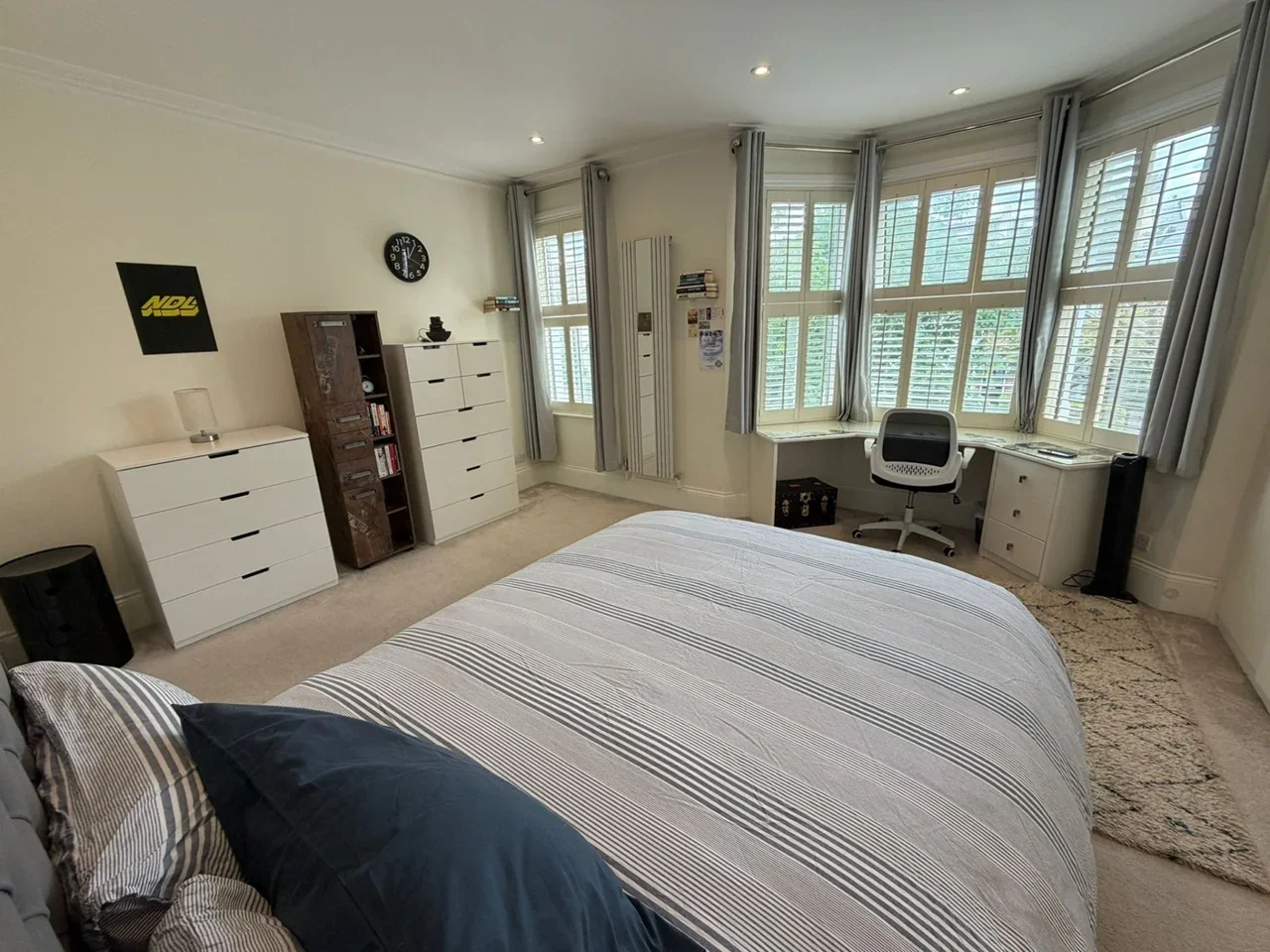 Room Burntwood Lane in Greater London