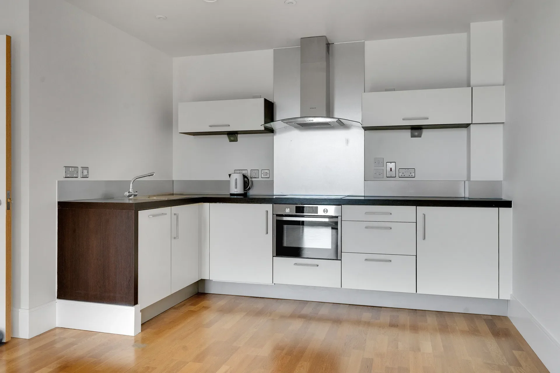 Flat Gillespie Road in Greater London