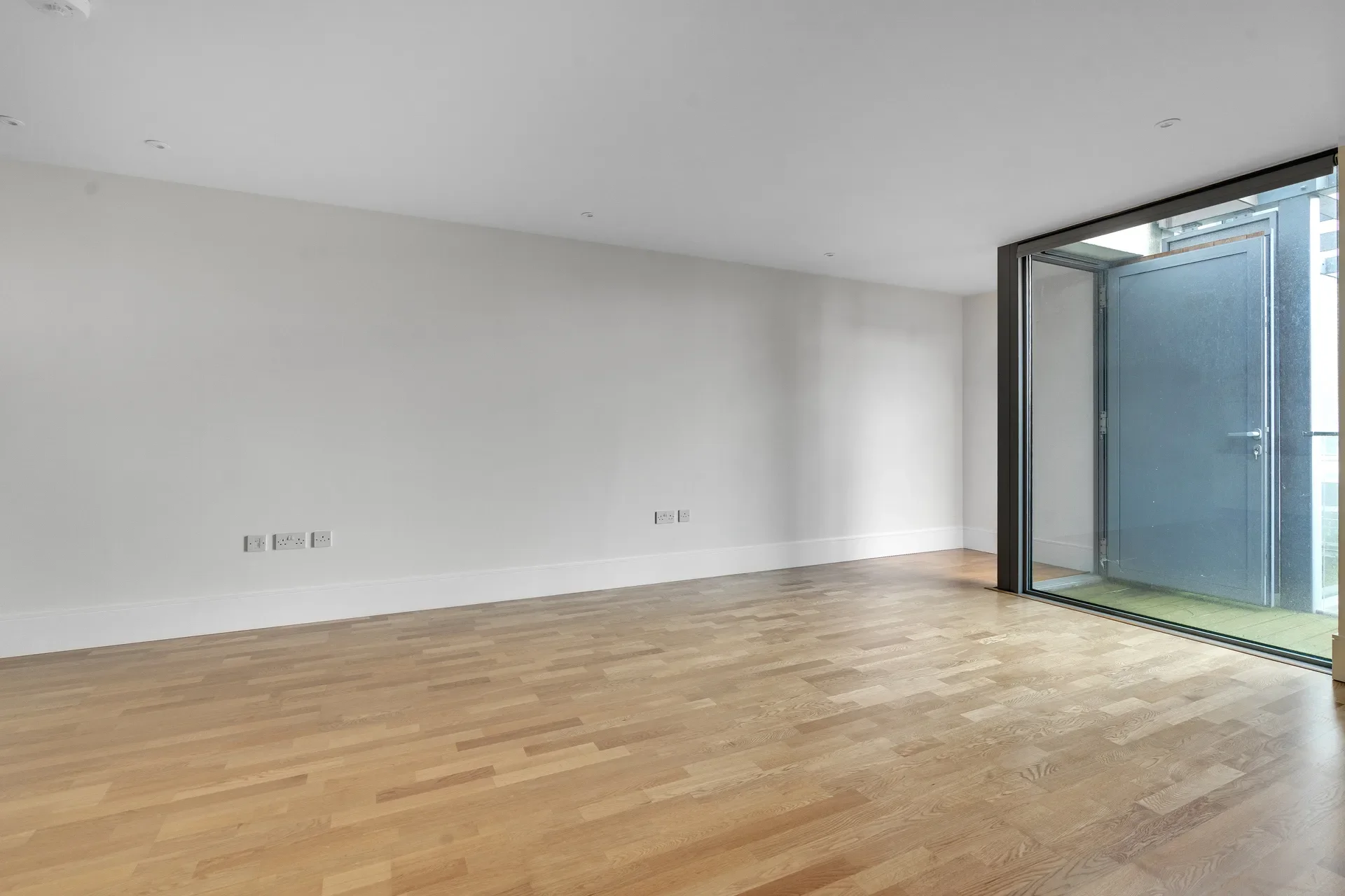 Flat Gillespie Road in Greater London