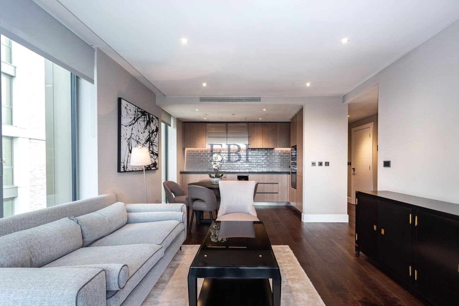 Flat Prince of Wales Drive in Greater London
