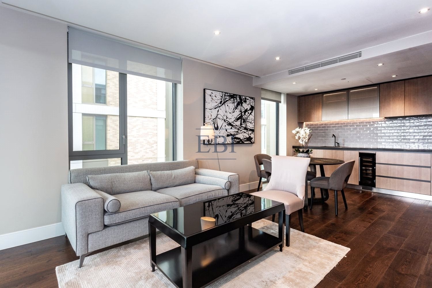 Flat Prince of Wales Drive in Greater London
