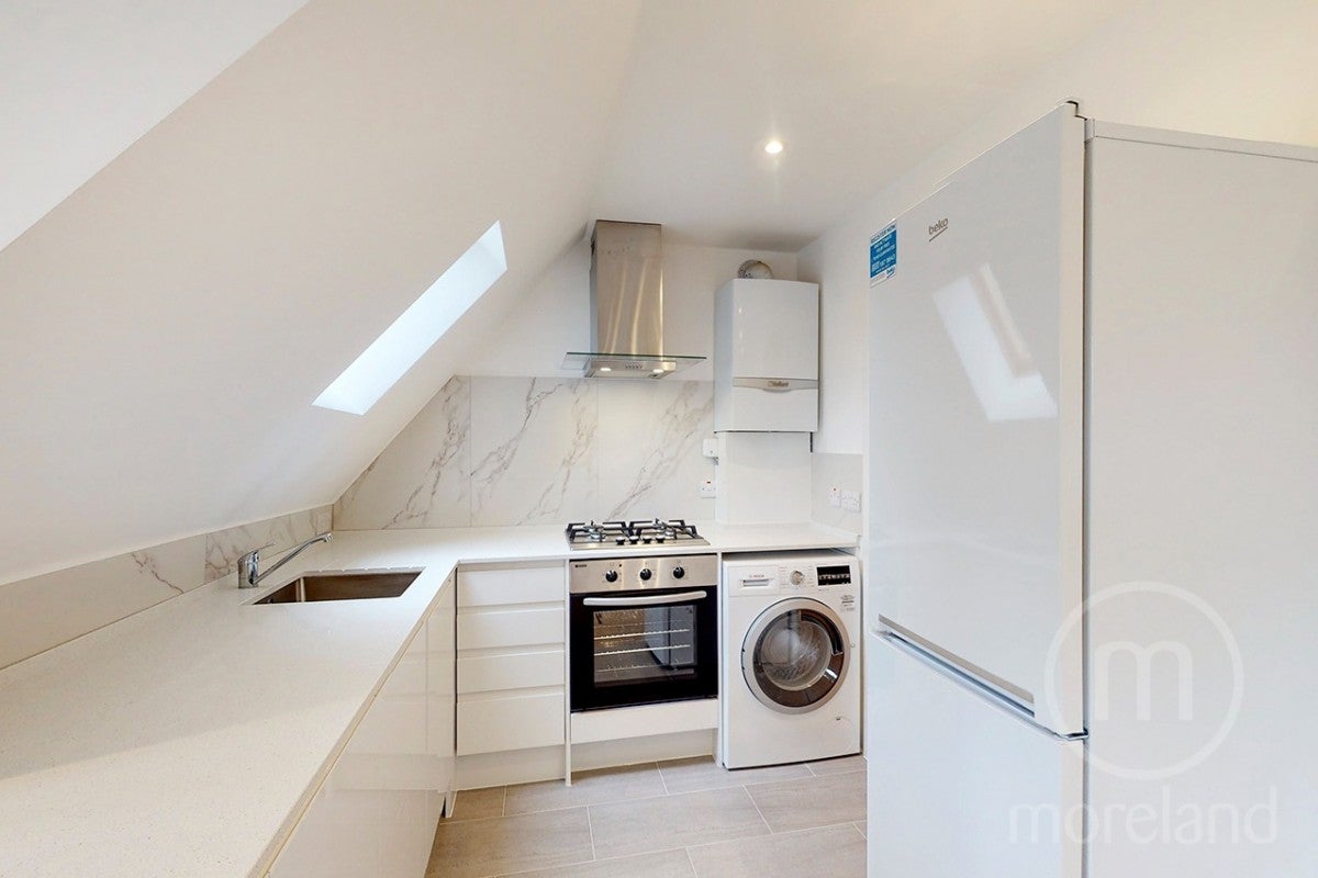 Flat Golders Gardens in Greater London