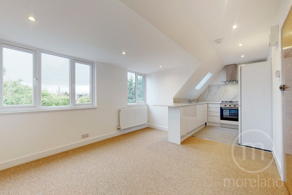 Flat Golders Gardens in Greater London