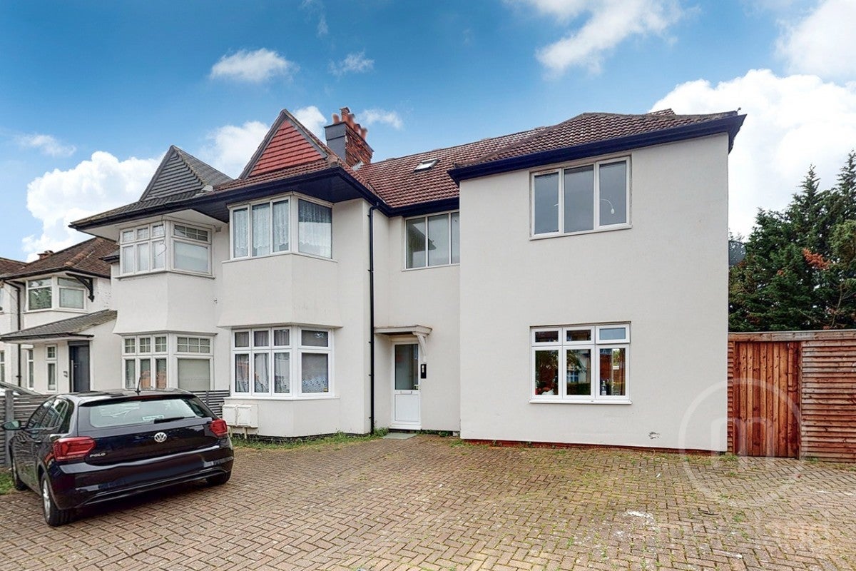 Flat Golders Gardens in Greater London