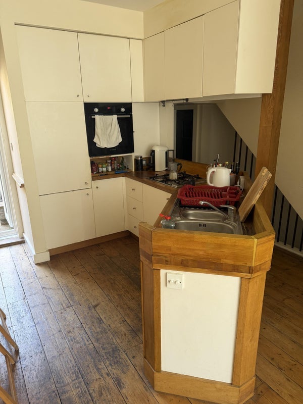 Room Ballater Road in Greater London