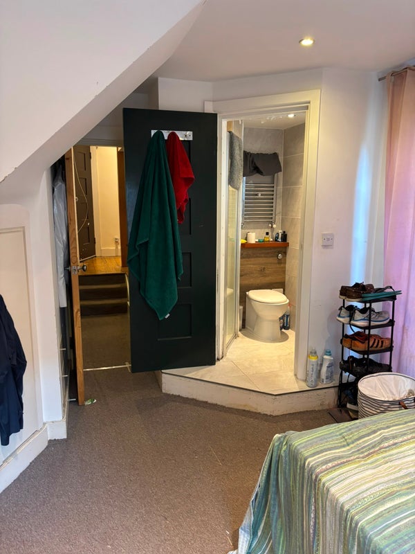 Room Ballater Road in Greater London