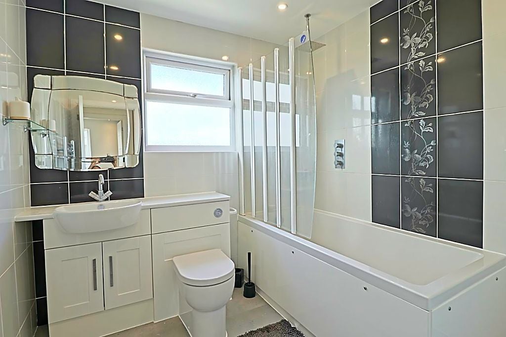 Room Kings Road in Castle Point