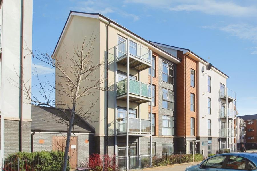 Flat Great Brier Leaze in Patchway