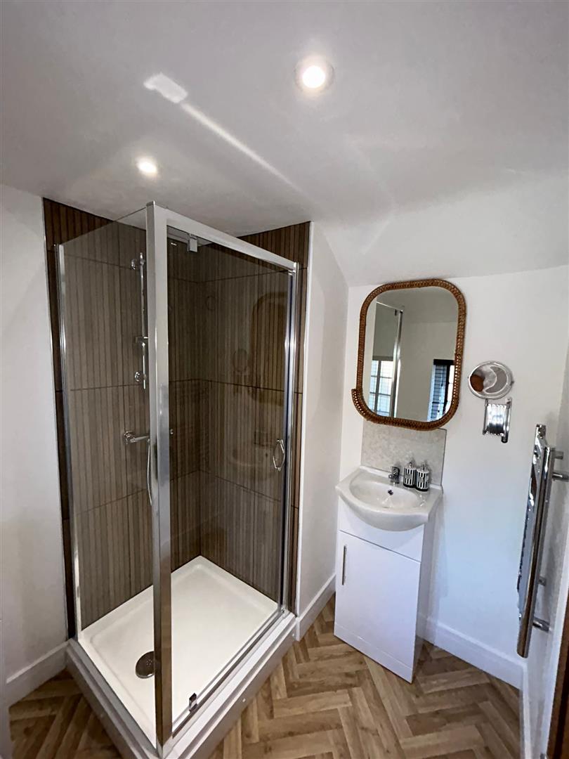 Room Ashbourne Road in Derby