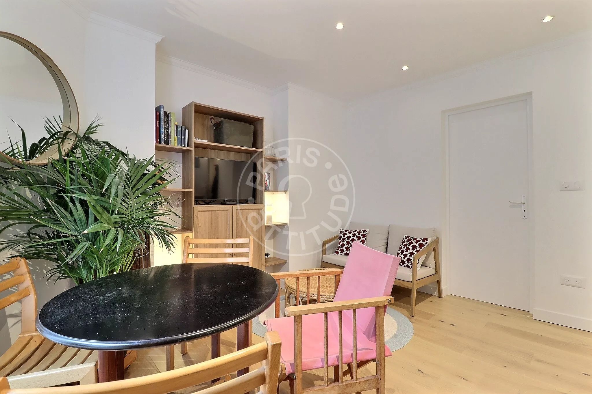 Appartement Rue du Canada à Paris