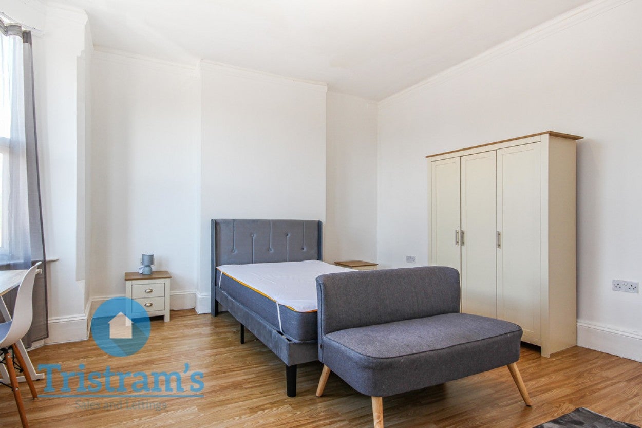 Room Cantabury Avenue in Nottingham