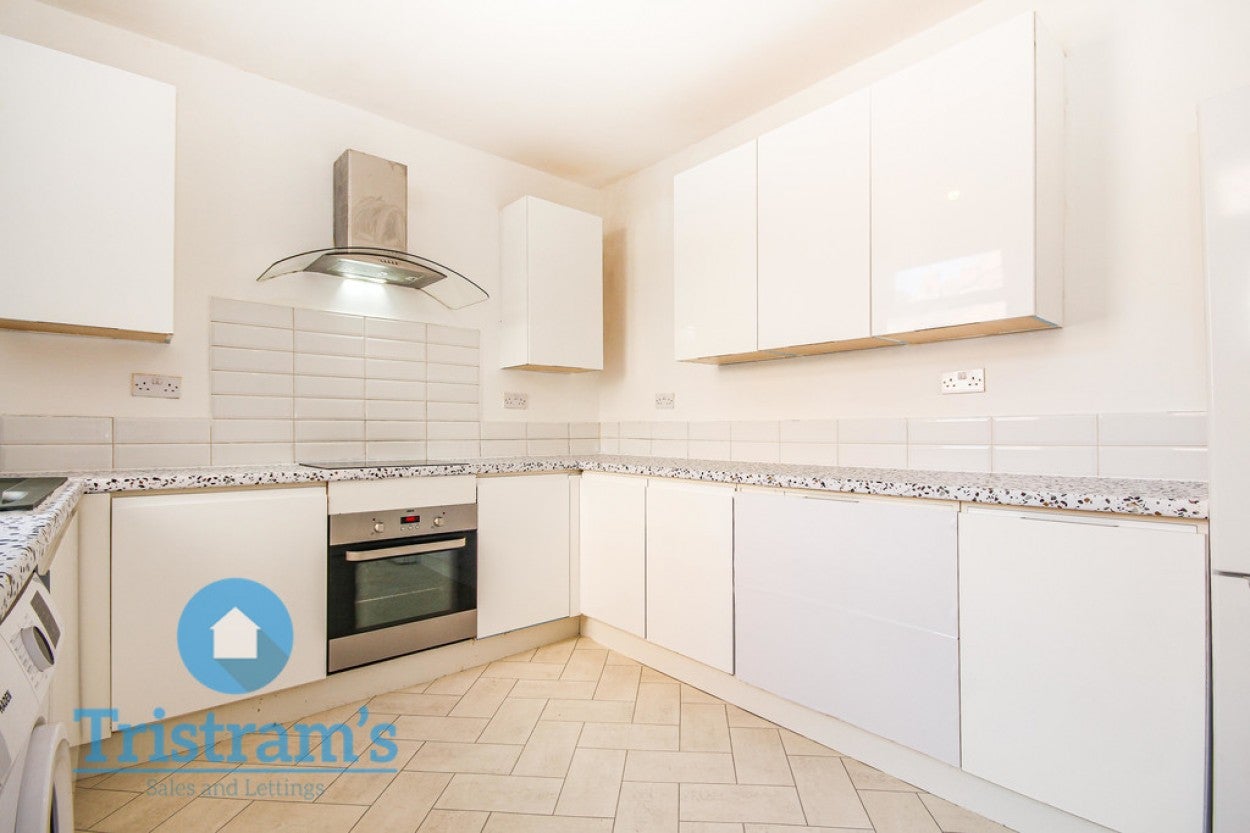 Room Cantabury Avenue in Nottingham