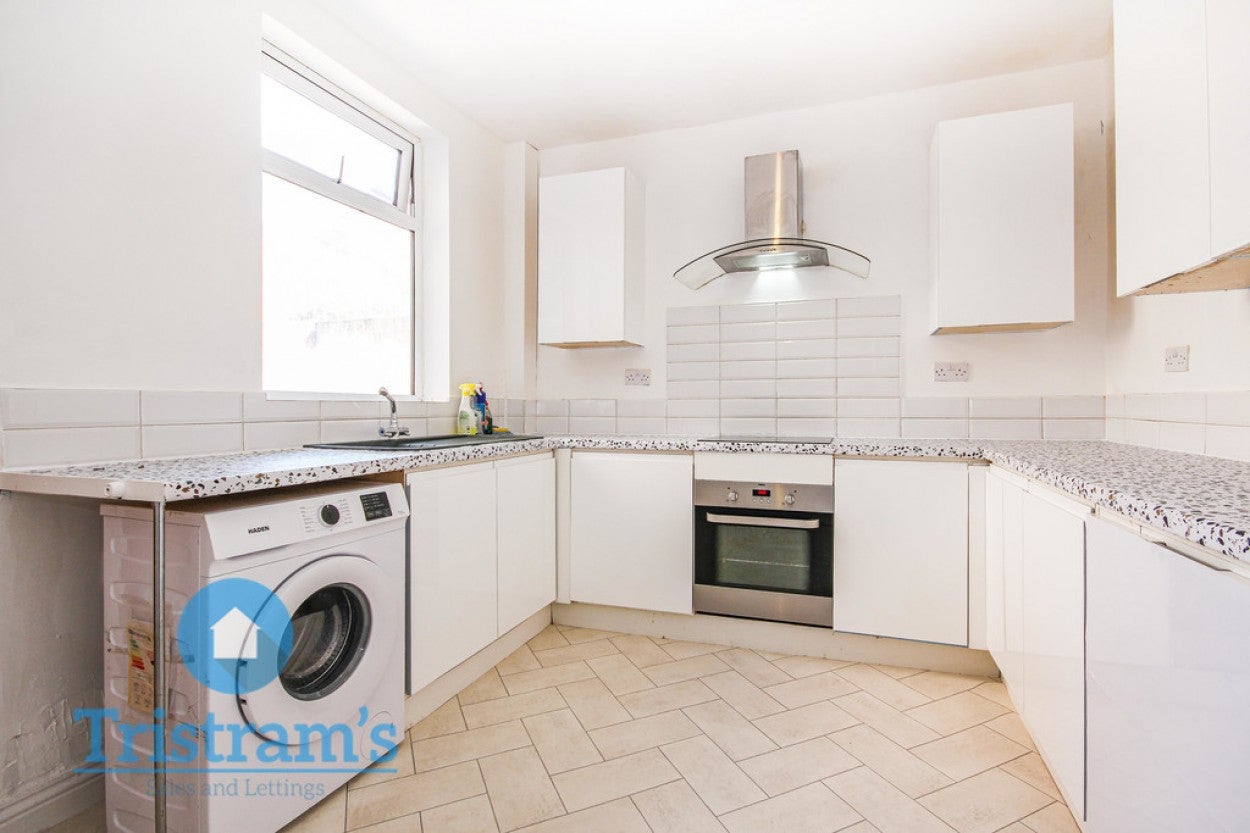 Room Cantabury Avenue in Nottingham