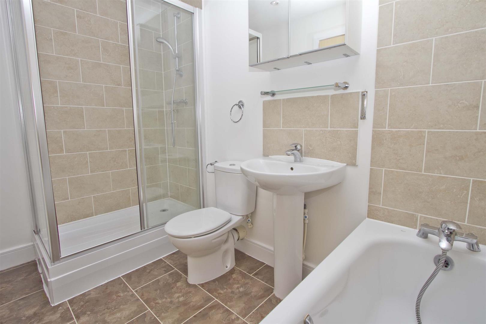 House Wraysbury Drive in Greater London
