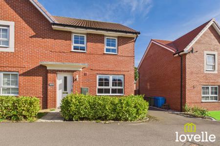 Flat Wilson Drive in Cottingham