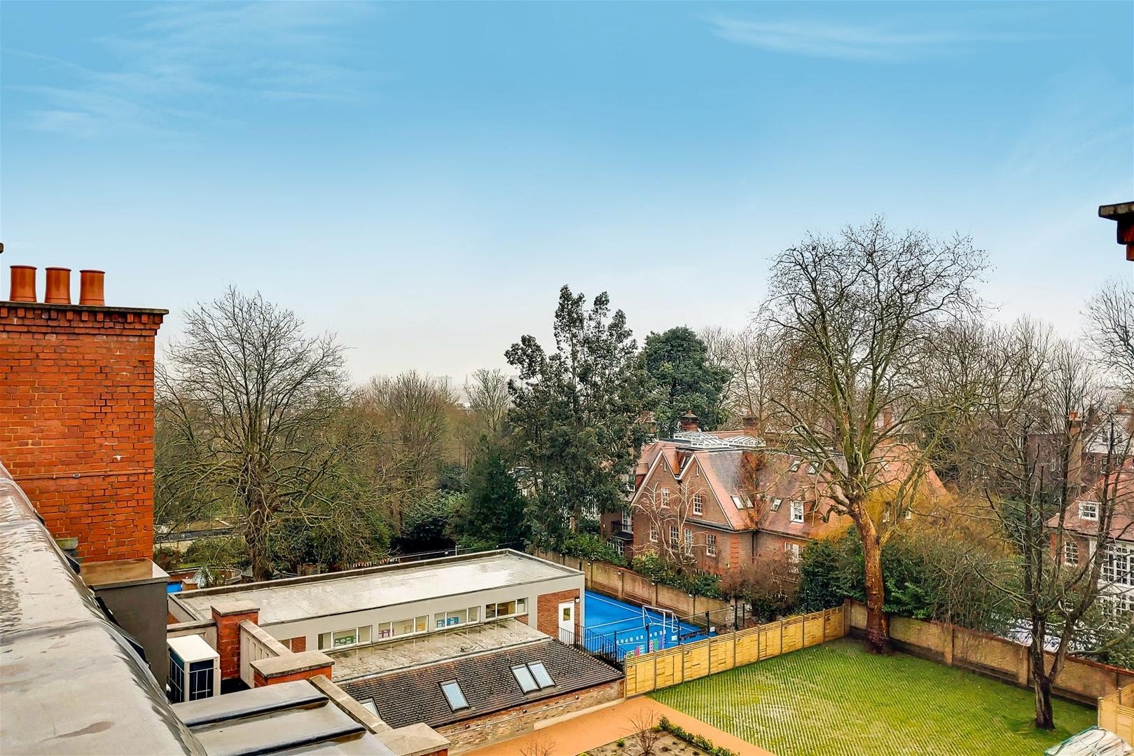 House Fitzjohn's Avenue in Greater London