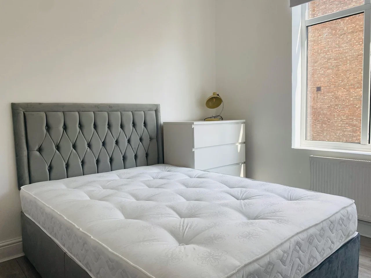Flat Seven Sisters Road in Greater London