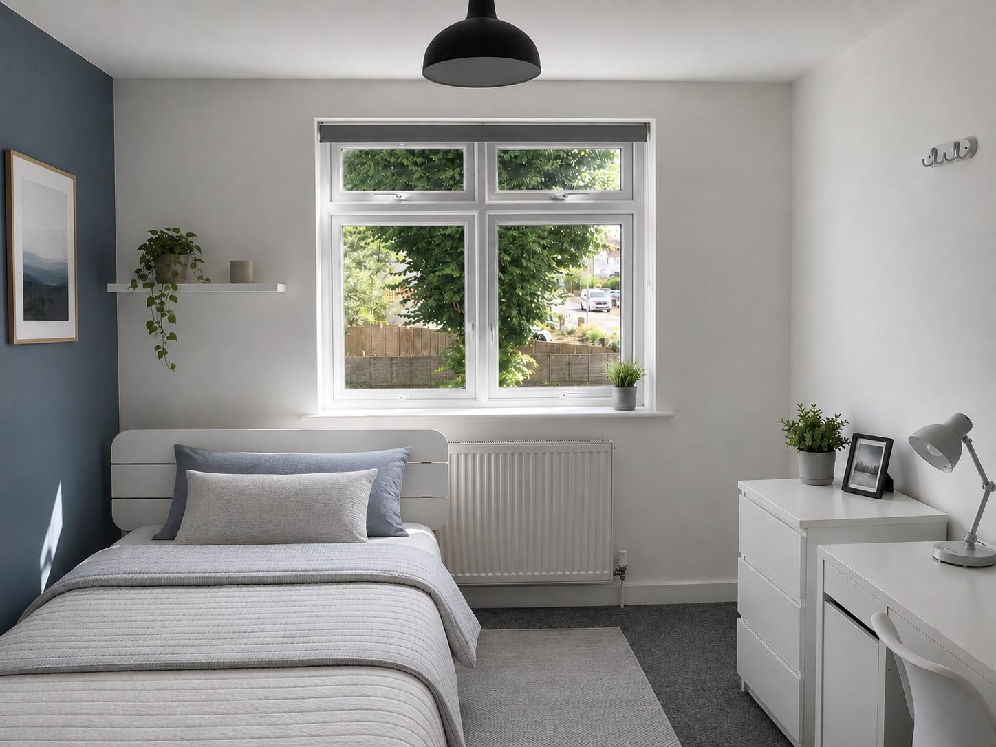 Room Staple Hill Road in Bristol