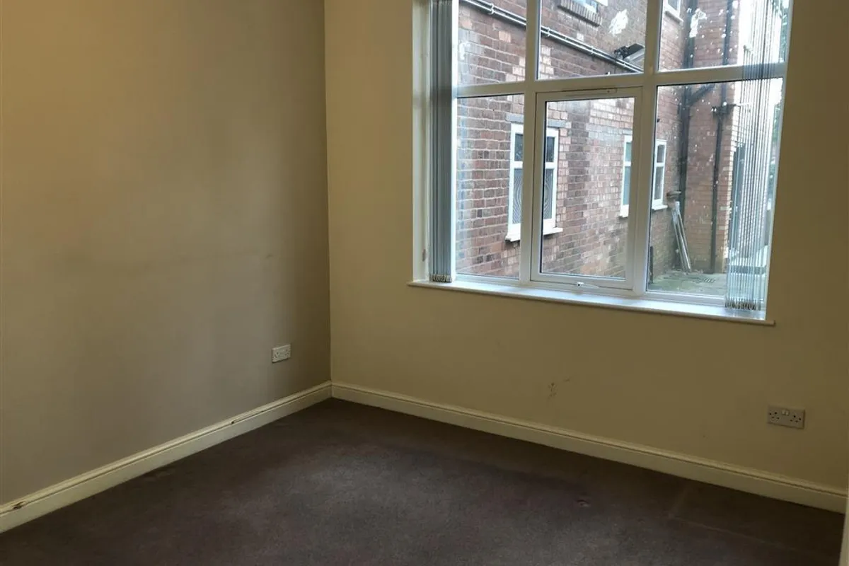 Flat Warwick Road in Metropolitan Borough of Solihull