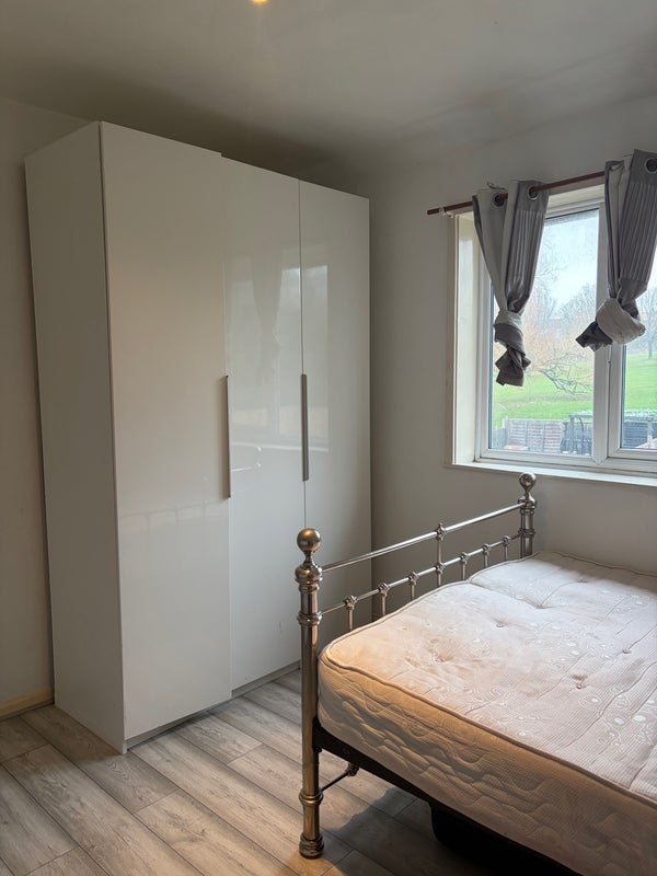 Room Downham Way in Greater London