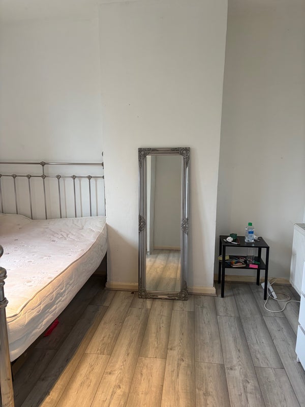 Room Downham Way in Greater London