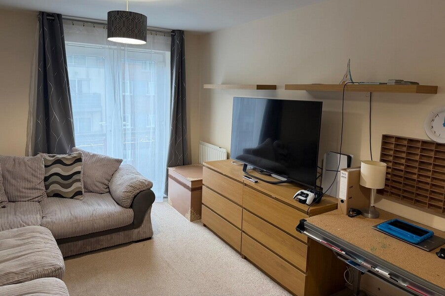 Flat Coxhill Way in Aylesbury