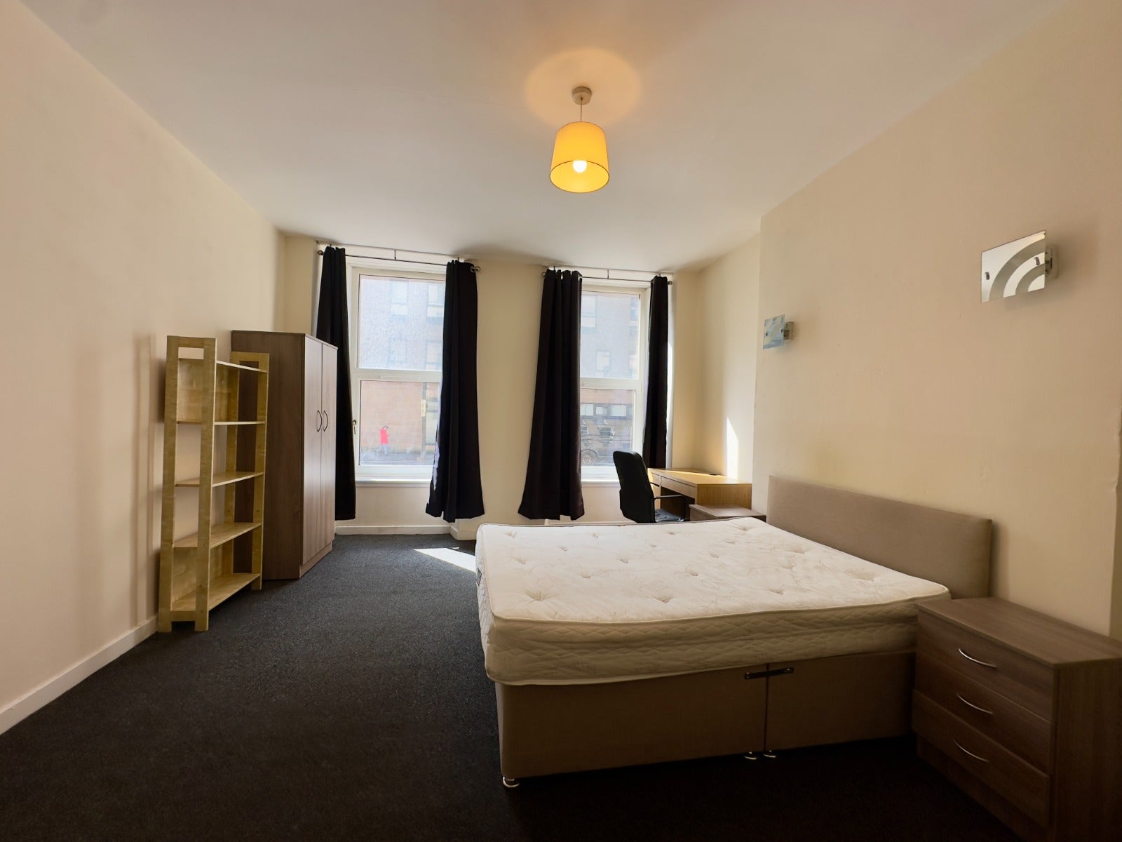 Flat Argyle Street in Glasgow