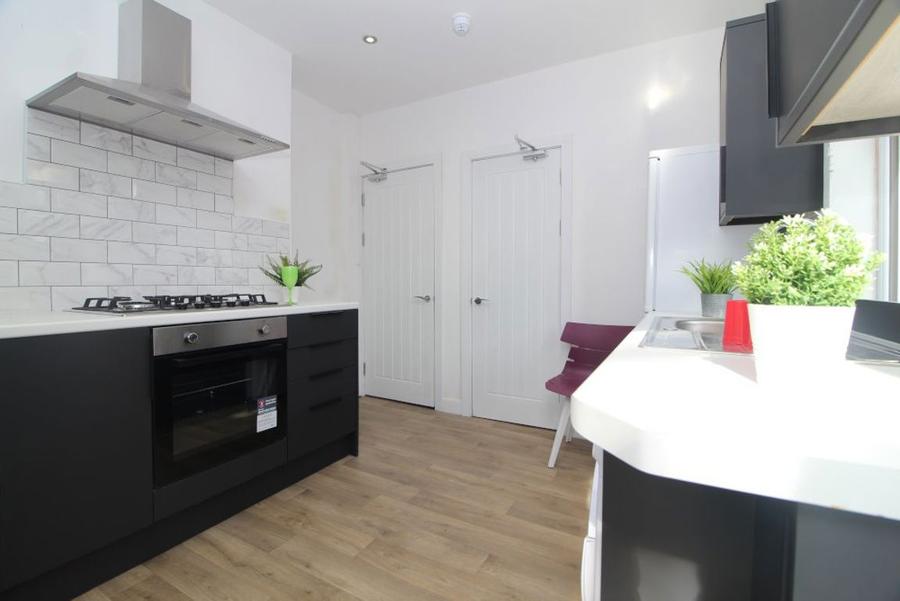 Room Staniforth Road in Sheffield