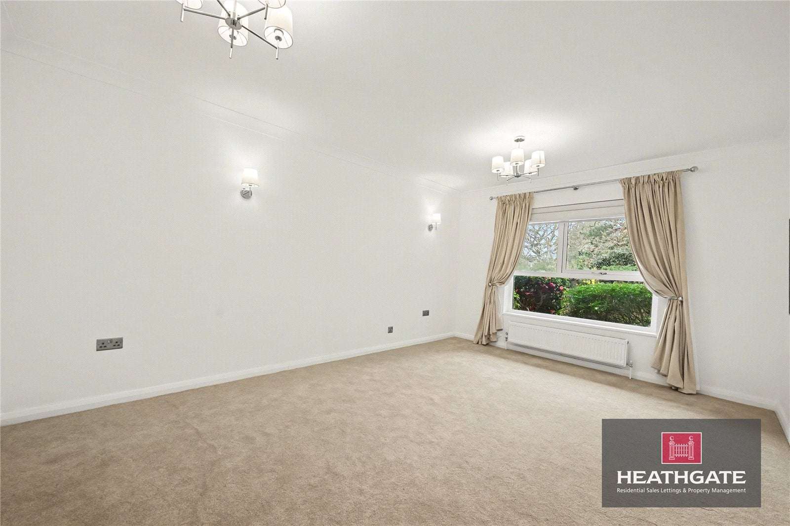 Flat Finchley Road in Greater London