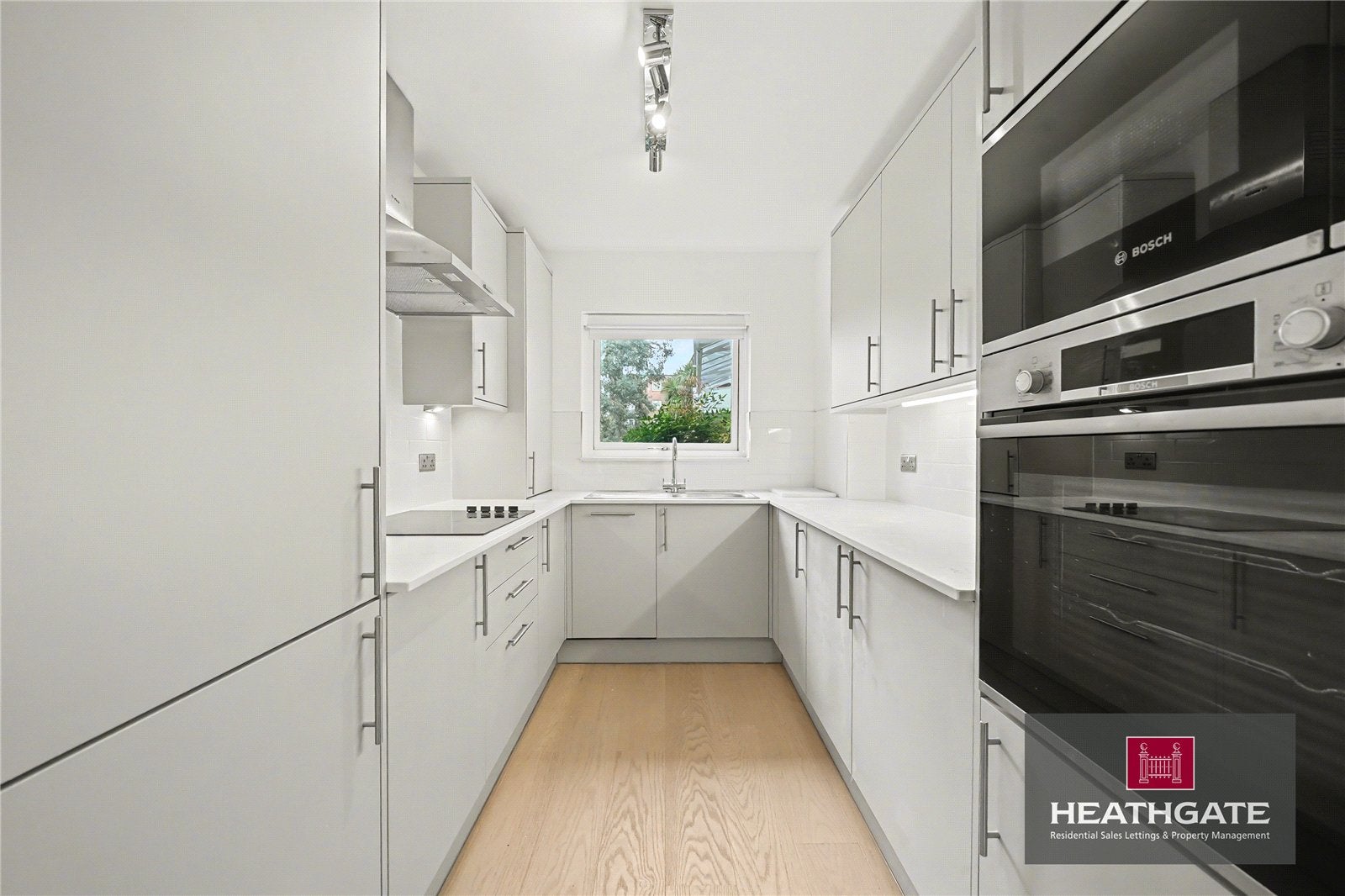 Flat Finchley Road in Greater London