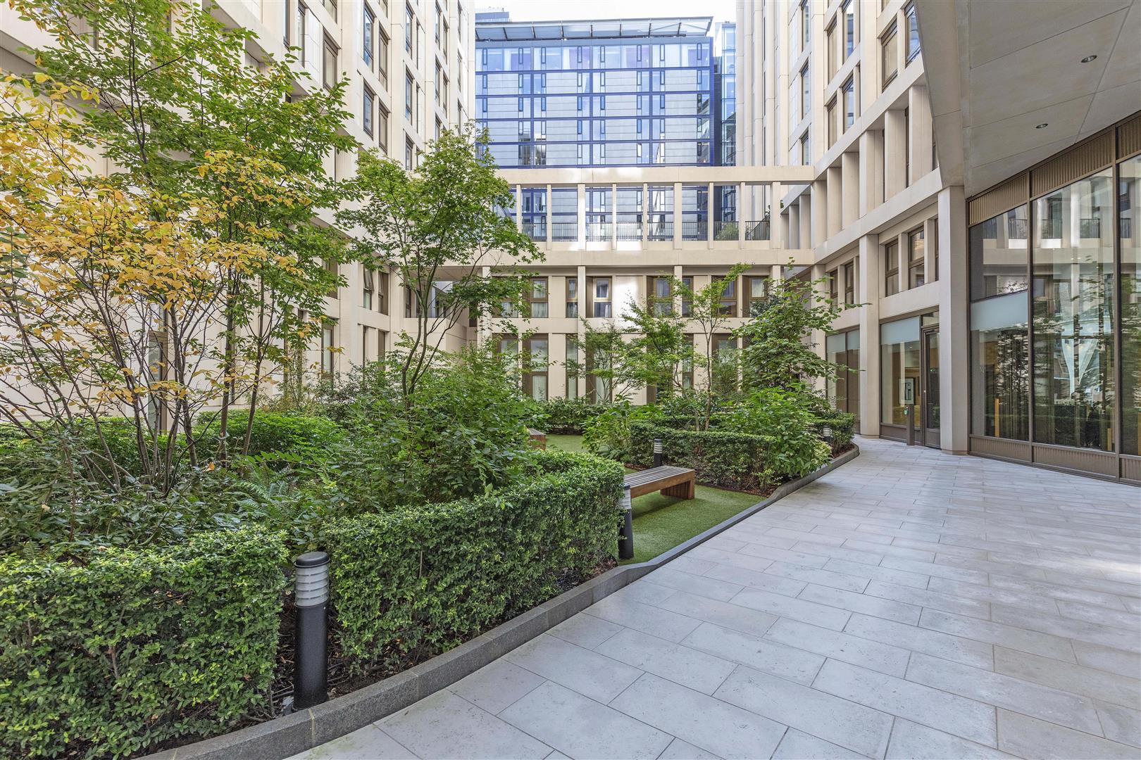 Flat Horseferry Road in City of Westminster
