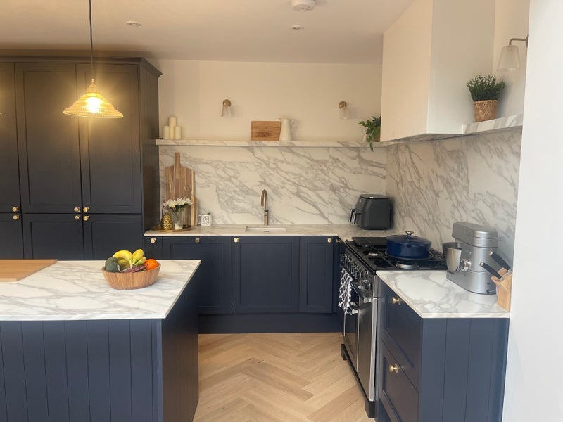 Room Westleigh Avenue in Greater London