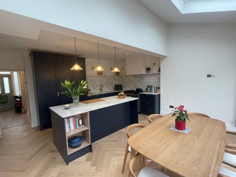 Room Westleigh Avenue in Greater London