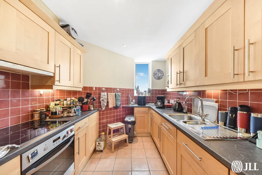 Flat Manchester Road in Greater London