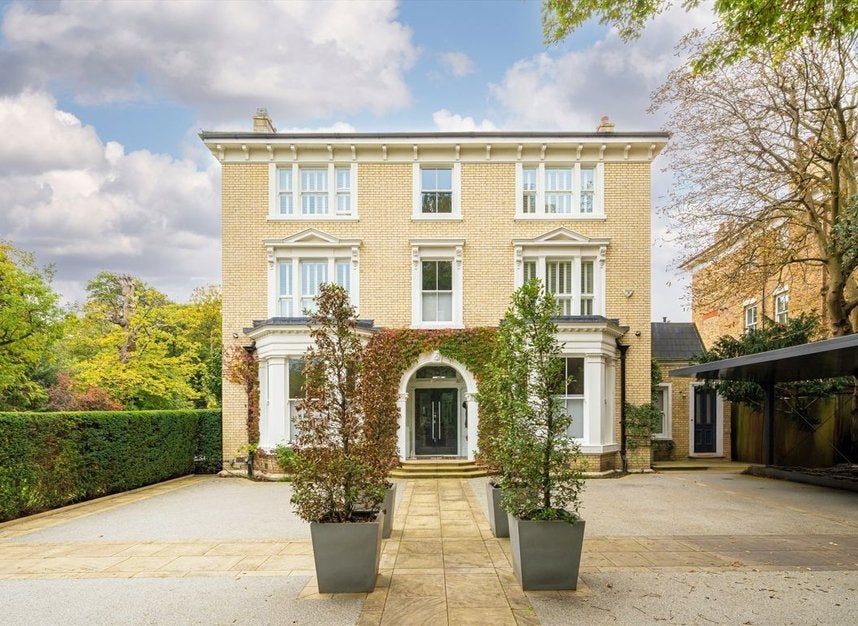 House Cambridge Park in Greater London