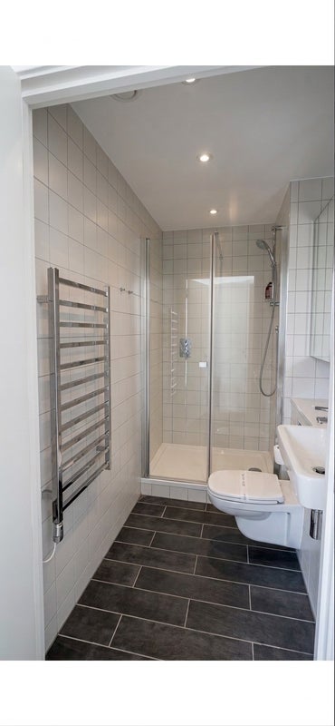 Room Olympic Way in Greater London