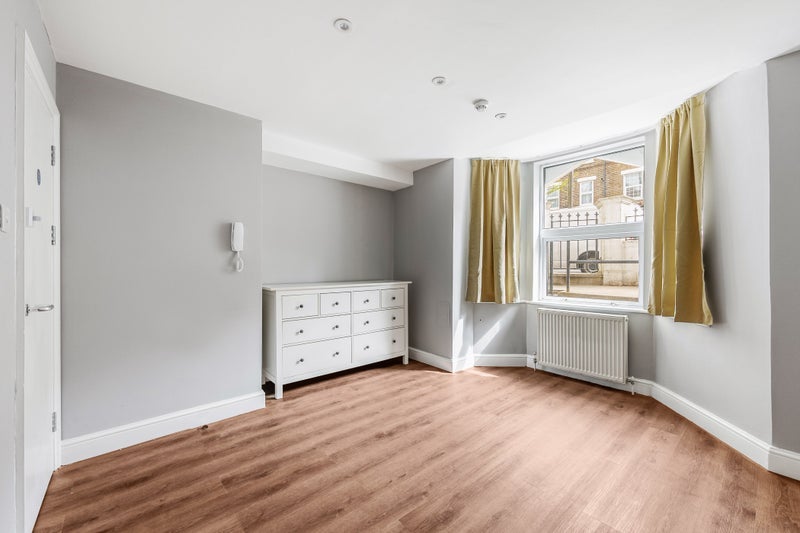 Room York Road in Greater London